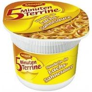 Maggi 5 Minuten Terrine Nudeln in Lachs-Sahnesauce