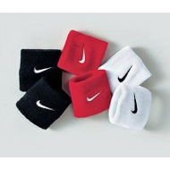Nike Schwei�band mit gesticktem Logo