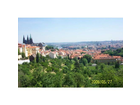 Prag-von-der-klosteranhoehe-aus-gesehen-mit-blick-auf-den-klostergarten