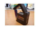 An-der-schmalen-seite-kann-man-blockbatterien-testen