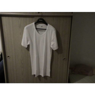 Tip-herren-t-shirts-groesse-xl-ein-shirt-aufgehangen-auf-einem-kleiderbuegel