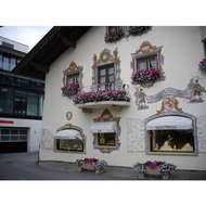 Bemaltes-haus-in-der-innsbrucker-strasse