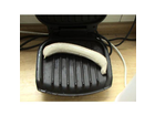 Tip-original-thueringer-rostbratwurst-das-noch-rohe-wuerstchen-auf-meinem-tischgrill