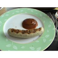 Meininger-original-thueringer-rostbratwurst-eine-leckere-bratwurst-mit-ketchup-mmmmh