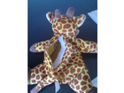 Der-starke-klettverschluss-am-ruecken-der-giraffe