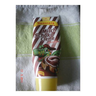 Winsenia-nussenia-milch-schoko-creme-aus-der-tube