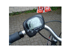 Hier-wird-die-unterstuetzung-in-drei-unterstuetzungsleistungen-eingegeben-gleichzeitig-zeigt-das-display-die-noch-zu-verbleibenen-km-leistungsunterstuetzung-den-akkuzustand-die-gefahrenen-kilometer-und-die-geschwindigkeit-an