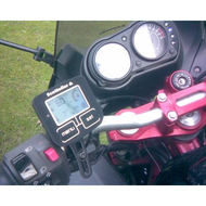 Montageposition-des-steuermoduls-an-einer-kawasaki-er-6f-am-lenker