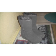 Der-schuh-auf-weiter-flur
