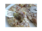 Original-wagner-steinofen-pizza-schinken-diavolo-ein-stueck-pizza-guten-appetit