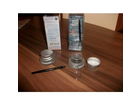 Beide-eyeliner-mit-verpackung-und-pinsel