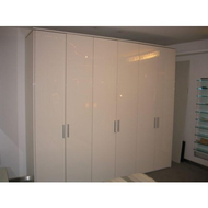 Mogemo-kleiderschrank