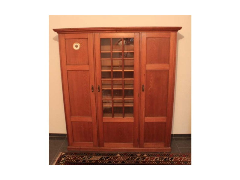 Wandschrank antik - Produktdaten und Eigenschaften bei yopi.de