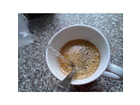 Jacobs-espresso-mit-wasser-aufgegossen-und-schaumbildung