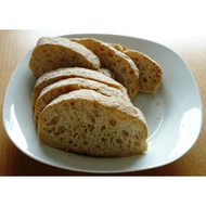 Das-aufgebackene-und-aufgeschnittene-ciabatta