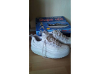 Das-sind-die-schuhe-in-schneeweiss