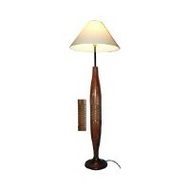 Stehlampe-holz