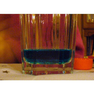 Blauer-likoer-im-glas