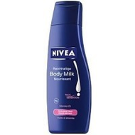 Nivea-reichhaltige-body-milk-fuer-trockene-haut