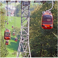 Den-ersten-teil-des-weges-legten-wir-mit-der-gondel-zurueck