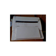 Die-schreibmaschine-von-olympia-mit-der-abdeckung-die-als-papierstuetze-verwendet-werden-kann