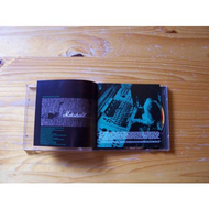 Das-bild-zeigt-das-booklet-mit-bildern-und-songtexten