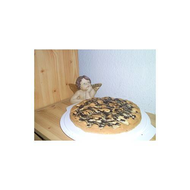 Der-fertige-marzipan-apfel-kuchen-von-einem-anderen-blickwinkel