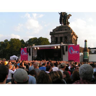 Die-buehne-auf-dem-deutschen-eck