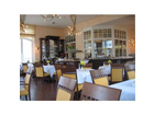 Restaurant-orangerie-mit-blick-auf-die-kueche