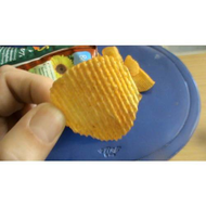 Ein-einzelner-chip-laechelt-mich-verfuehrerisch-an