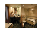 Badezimmer-verzeihung-freundin-unkenntlich-gemacht
