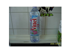 Das-ist-die-1-5-liter-flasche-von-vittel-aber-der-inhalt-ist-der-gleiche-wie-bei-der-0-5-liter-flasche