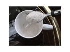 Onko-cappuccino-das-pulver-wandert-jetzt-in-die-tasse