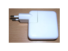 Der-usb-power-adapter-zusammengesteckt