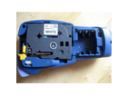 Rueckklappe-geoeffnet-links-die-etikettenbandkassette-rechts-das-batteriefach