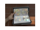 Hama-cd-wallet-96-blau-silber-das-innere-des-koffers-mit-cds-bestueckt