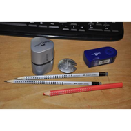Ein-paar-faber-castell-produkte