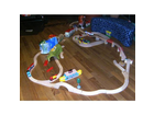 Unsere-derzeitige-bahn-mit-bruecken-tunneln-und-vulkan-die-lok-ist-vorne-links-im-bild