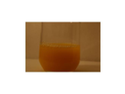 Glas-mit-leckerem-saft