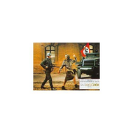 Trotz-ernsthaftigkeit-der-szenerie-verliert-guido-seinen-humor-und-witz-nicht-sein-sohn-soll-immer-noch-glauben-dass-alles-nur-ein-spiel-ist