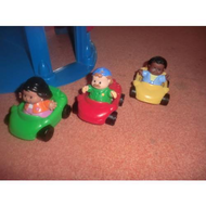 Die-spielfiguren-und-autos
