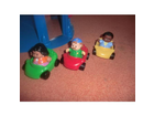 Die-spielfiguren-und-autos