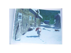 Tomte-geht-ueber-den-hof-und-wacht