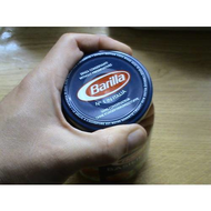 Barilla-basilico-hier-drehe-ich-den-deckel-ab