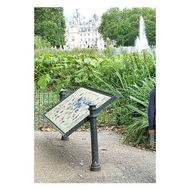 Der-blick-auf-whitehall-vom-st-james-s-park-ich-habe-natuerlich-noch-mehr-bilder-gemacht-und-wie-auch-auf-diesen-bildern-hier-sind-ueberall-familienmitglieder-abgebildet-die-ich-auf-diesen-bildern-hier-herausgeschnitten-habe