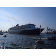 Queen-mary-2-zu-besuch-in-hamburg