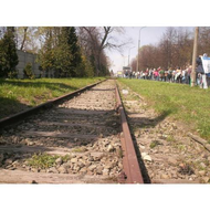 Die-schienen-und-der-march-of-the-living