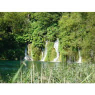 Das-wasser-faellt-oft-in-grosser-breite-in-die-seen