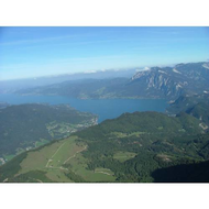 Der-attersee-mit-dem-hoellengebirge