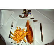 Adlon-currywurst-von-havellaender-apfelschwein-fuer-17-euro